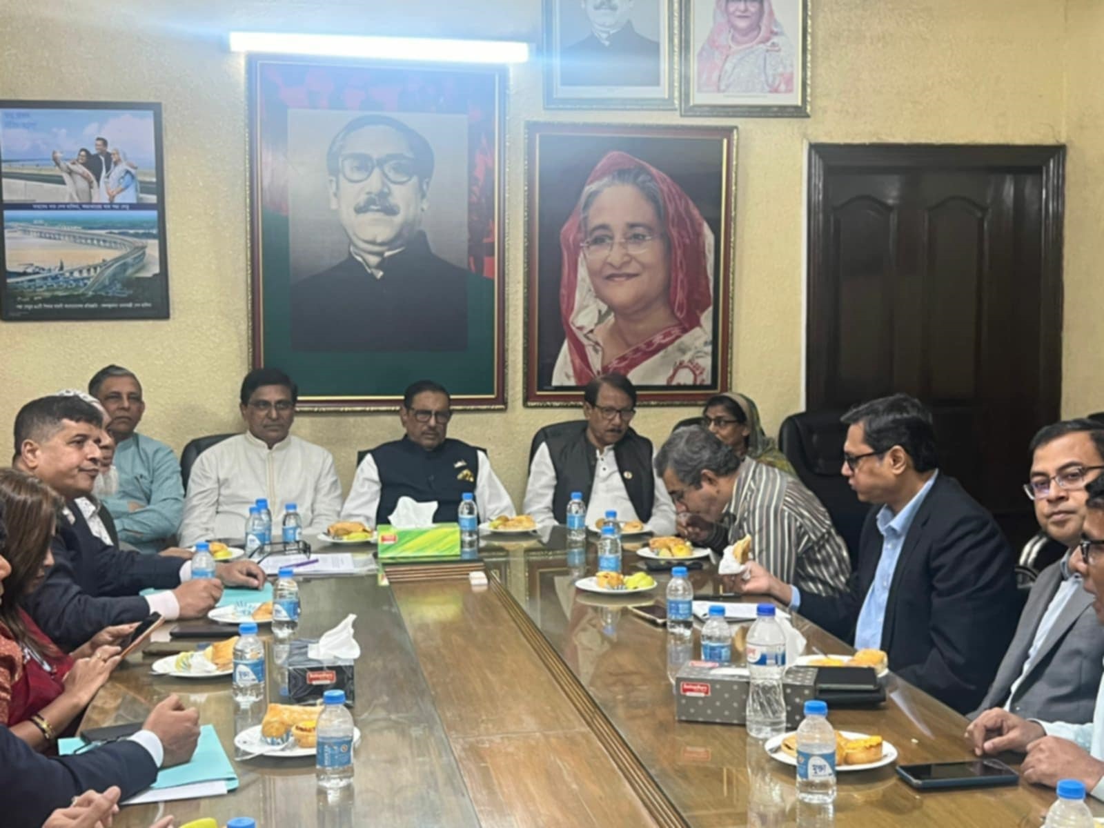 বিশ্ববিদ্যালয় শিক্ষকদের সঙ্গে বৈঠকে বসেছেন ওবায়দুল কাদের