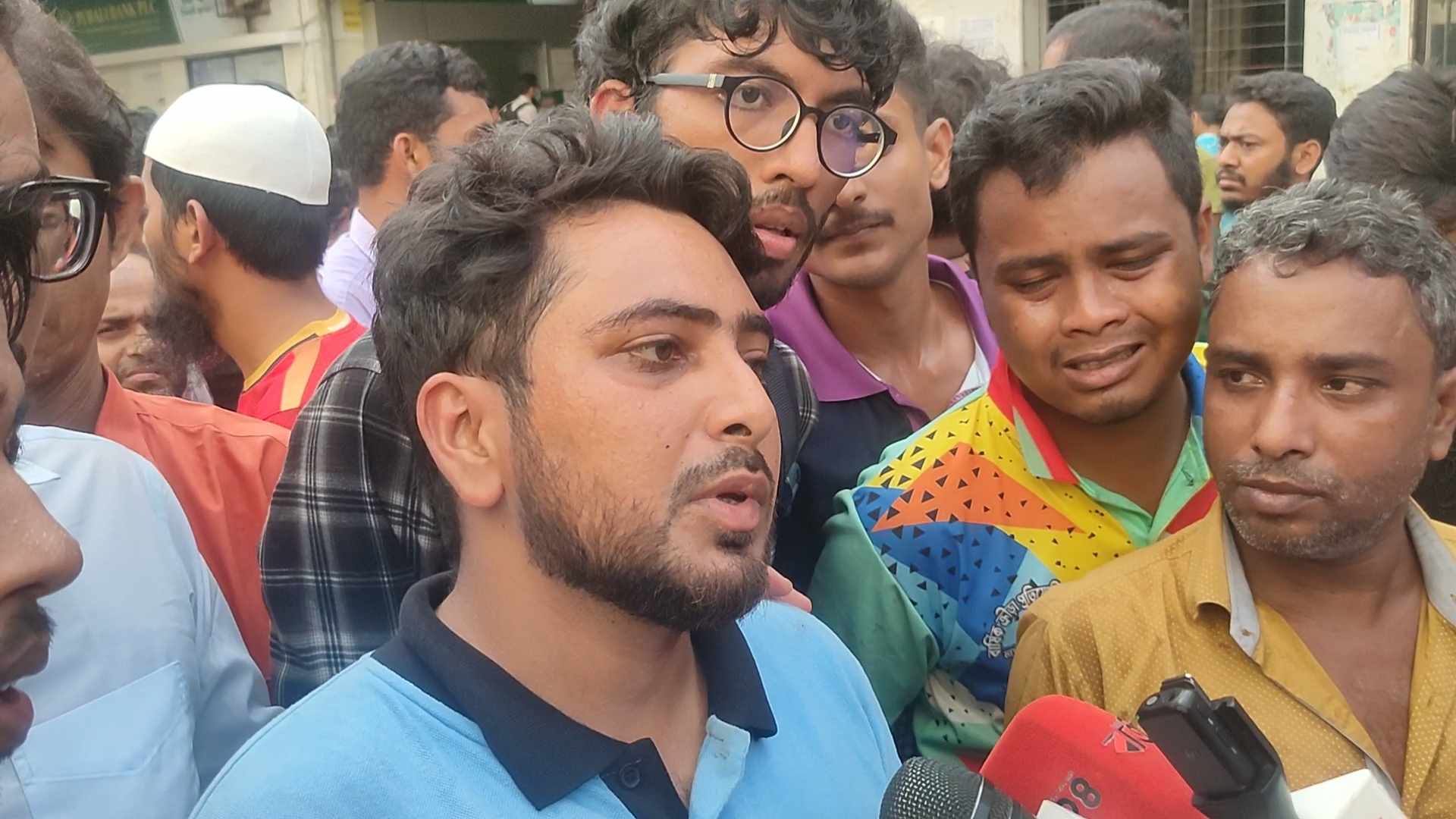 আন্দোলন চলবে, আহতদের চিকিৎসা শেষে মিছিল: বৈষম্যবিরোধী ছাত্র আন্দোলন