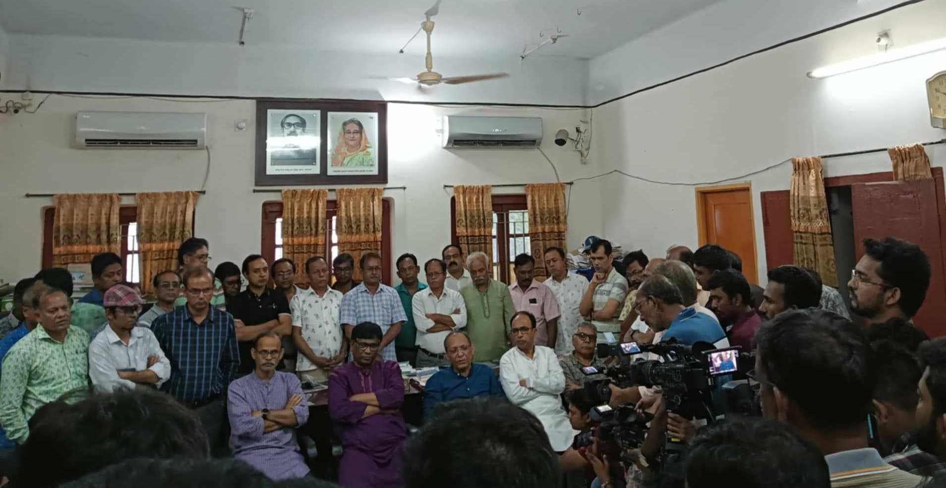 রাজশাহী বিশ্ববিদ্যালয়ে ছাত্ররাজনীতি বন্ধের ঘোষণা উপাচার্যের