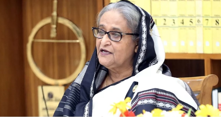 মিরপুর-১০ নম্বরে ক্ষতিগ্রস্ত মেট্রোরেল স্টেশন পরিদর্শন করলেন প্রধানমন্ত্রী