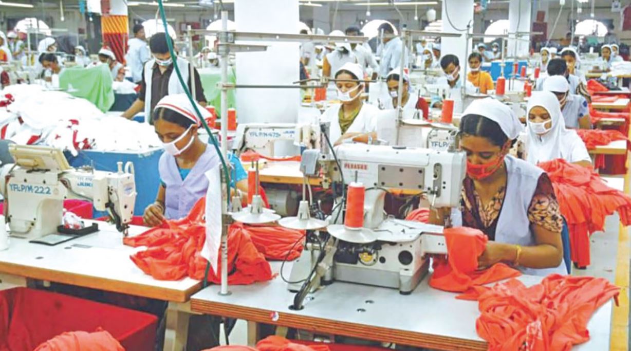 লোকসান পোষানোর চেষ্টায় পোশাকশিল্প