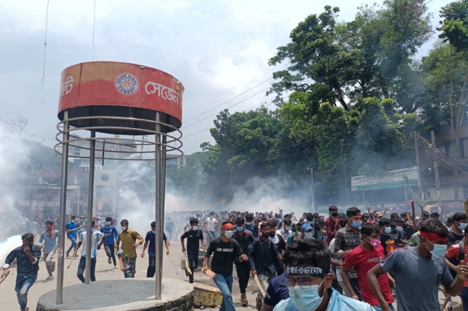বগুড়ায় সড়ক অবরোধ-মোড়ে মোড়ে আগুন, নিহত ৫