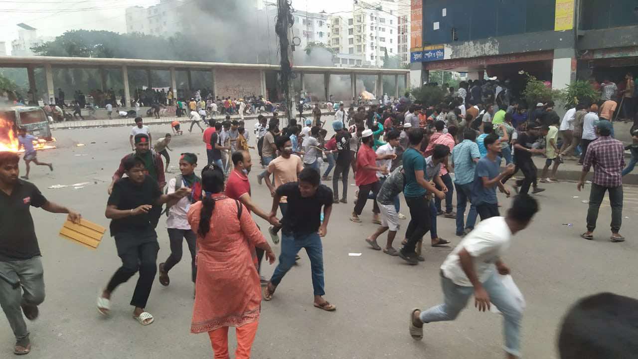 ৫ ঘণ্টা ধরে উত্তরা পূর্ব থানা ঘেরাও, নিহত বেড়ে ১৩