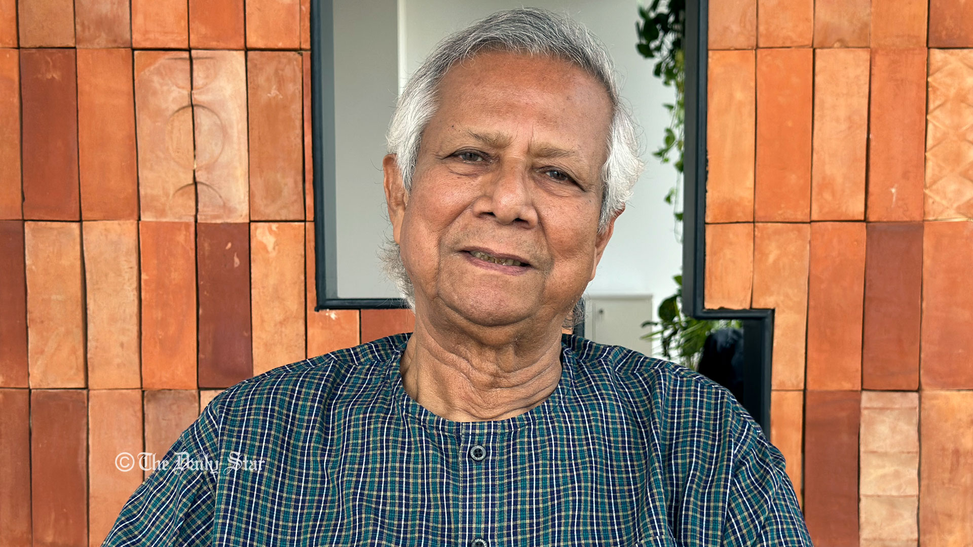 দেশে ফিরলেন ড. ইউনূস, বঙ্গভবনে শপথ নেবেন রাত ৮টায়