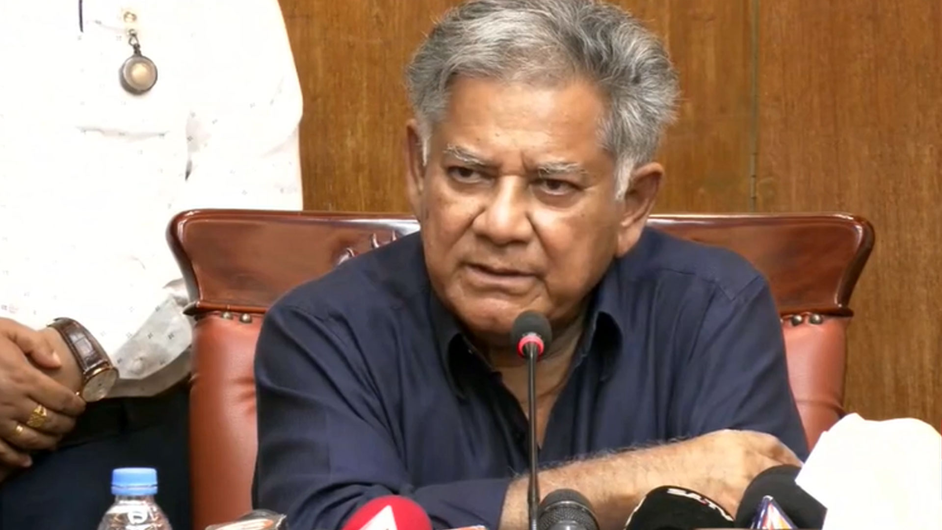 আওয়ামী লীগকে নতুন মুখ নিয়ে দল গোছানোর পরামর্শ স্বরাষ্ট্র উপদেষ্টার