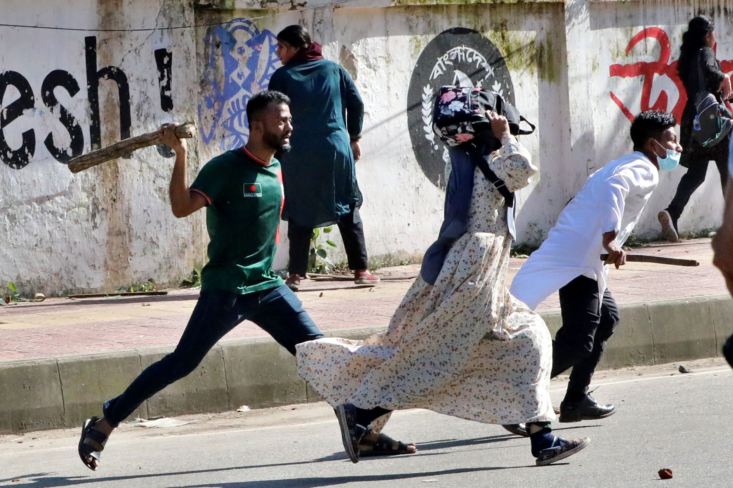 জুলাই আন্দোলনে হামলা: ৪০৩ শিক্ষার্থীকে শোকজ করল ঢাবি কর্তৃপক্ষ