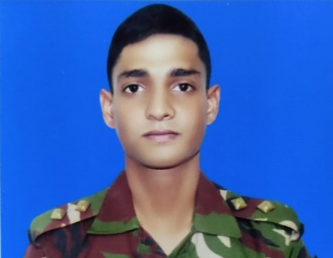 চকরিয়ায় ডাকাত প্রতিরোধ অভিযানে সেনা কর্মকর্তা নিহত