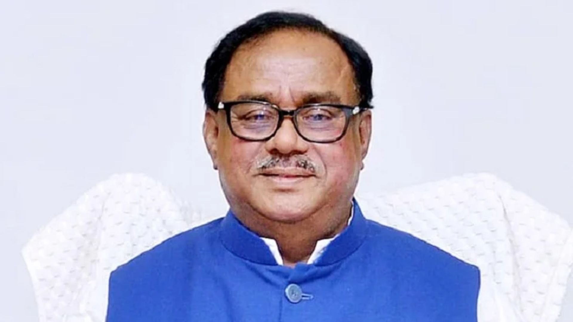 সাবেক খাদ্যমন্ত্রী সাধন চন্দ্র মজুমদার গ্রেপ্তার