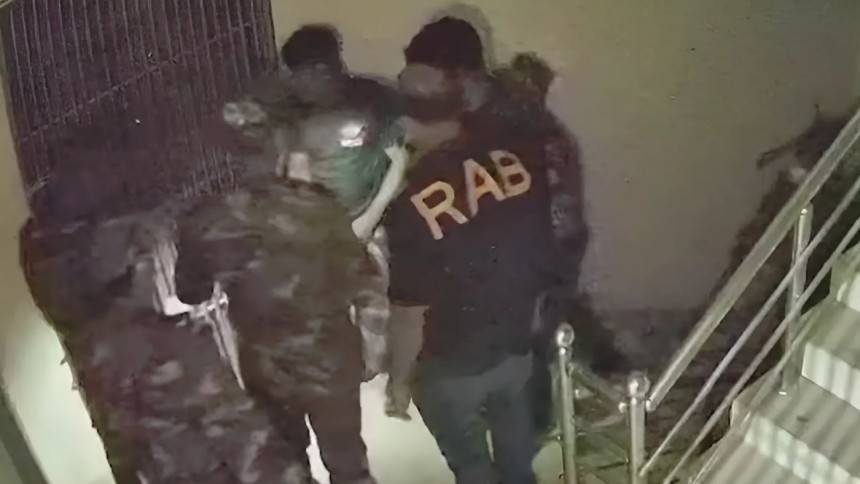 ঢাকার মোহাম্মদপুরে যৌথ বাহিনীর পরিচয়ে ডাকাতির ঘটনায় গ্রেপ্তার ৬