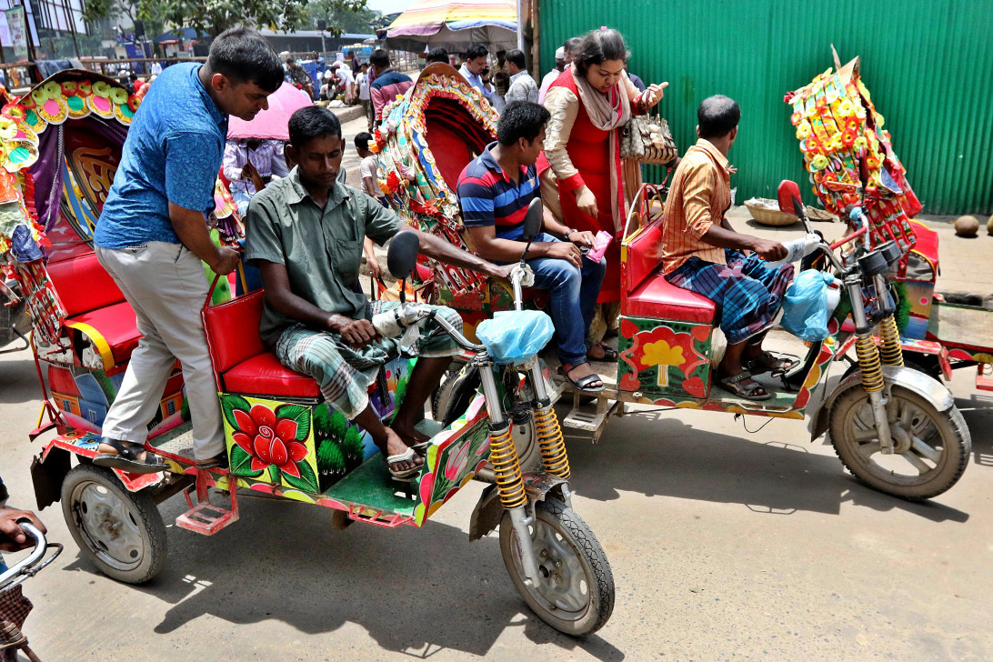 ব্যাটারিচালিত রিকশা বন্ধের আদেশ স্থগিত চেয়ে আপিল করবে সরকার
