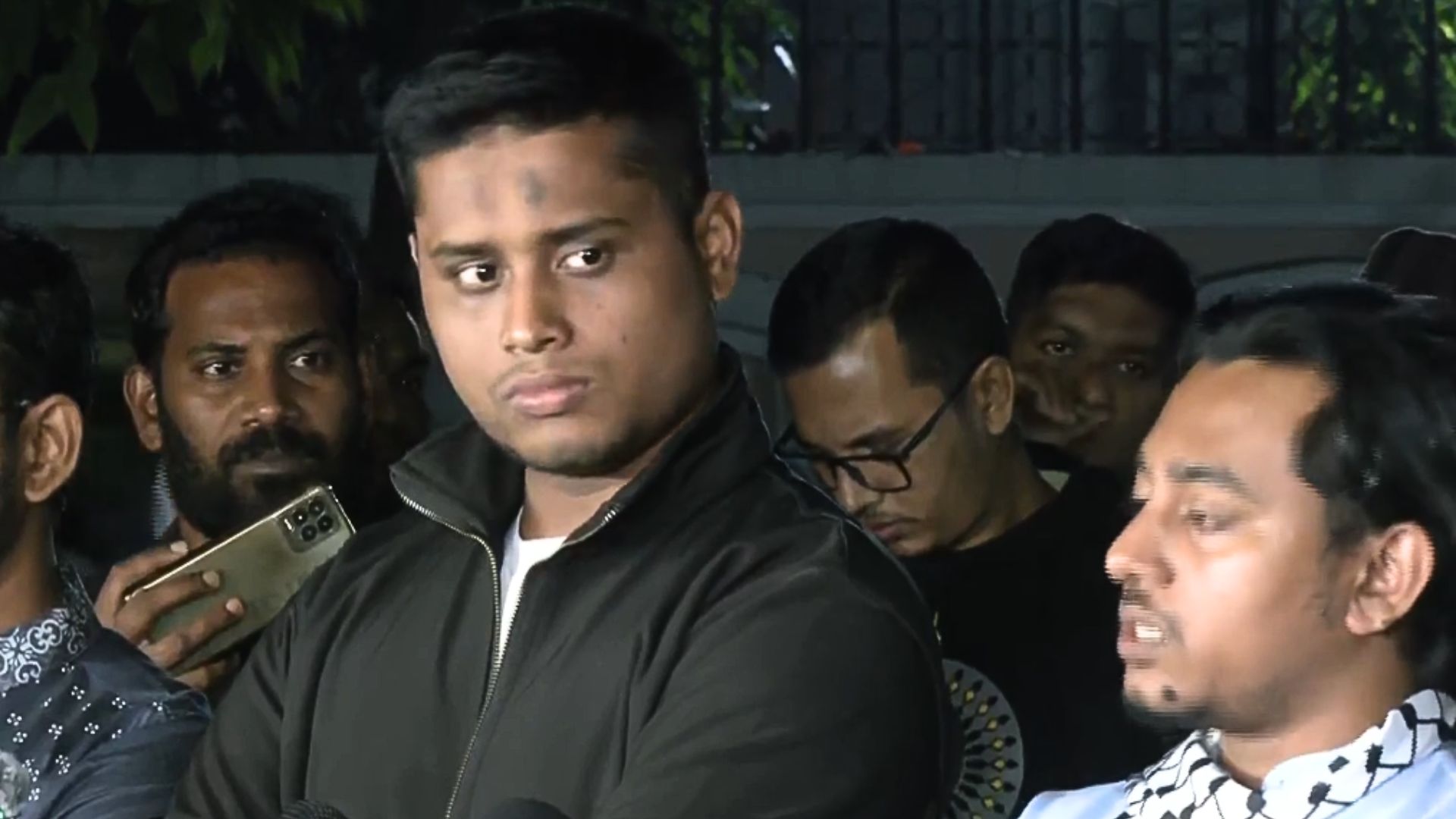 ভারত আ. লীগের চোখ দিয়ে বাংলাদেশকে দেখে, রাষ্ট্র-রাষ্ট্র সম্পর্ক হয়নি: হাসনাত আবদুল্লাহ