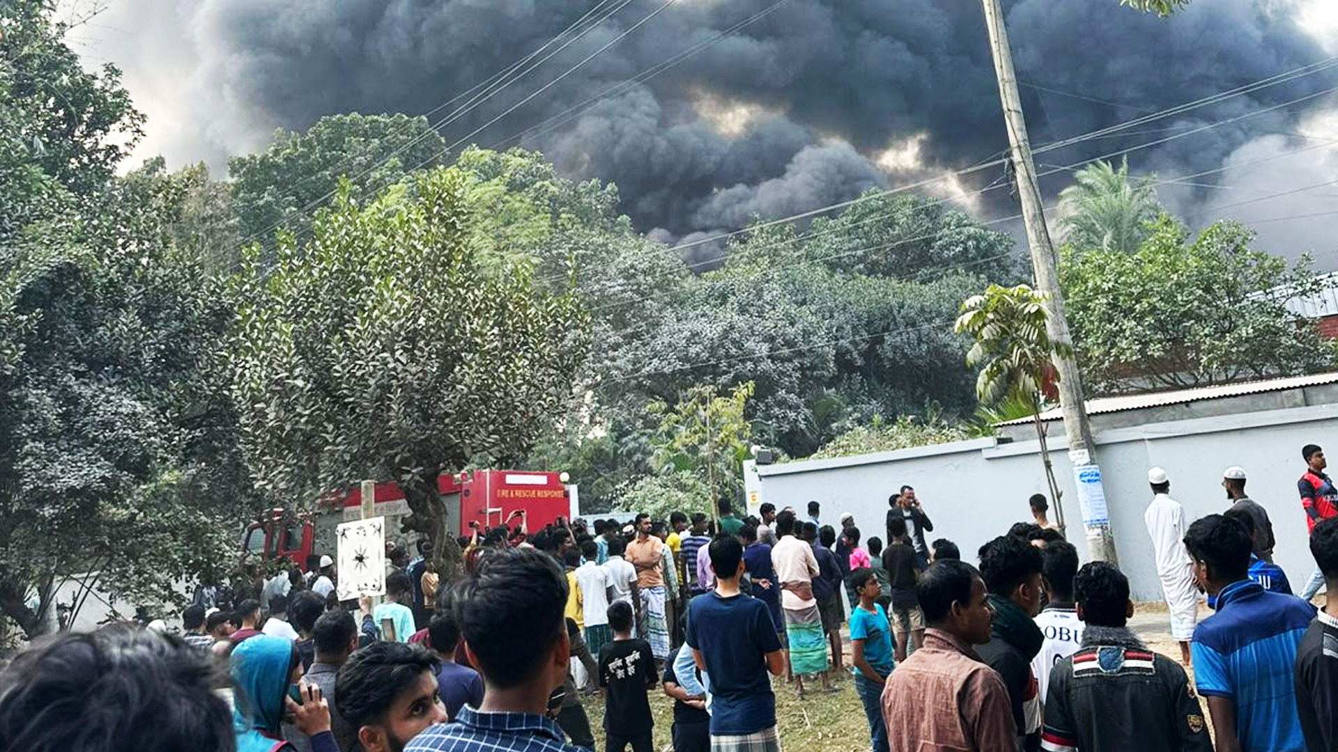 শ্রীপুরে পোশাক কারখানায় অগ্নিকাণ্ডে নিহত ১, আহত ৫