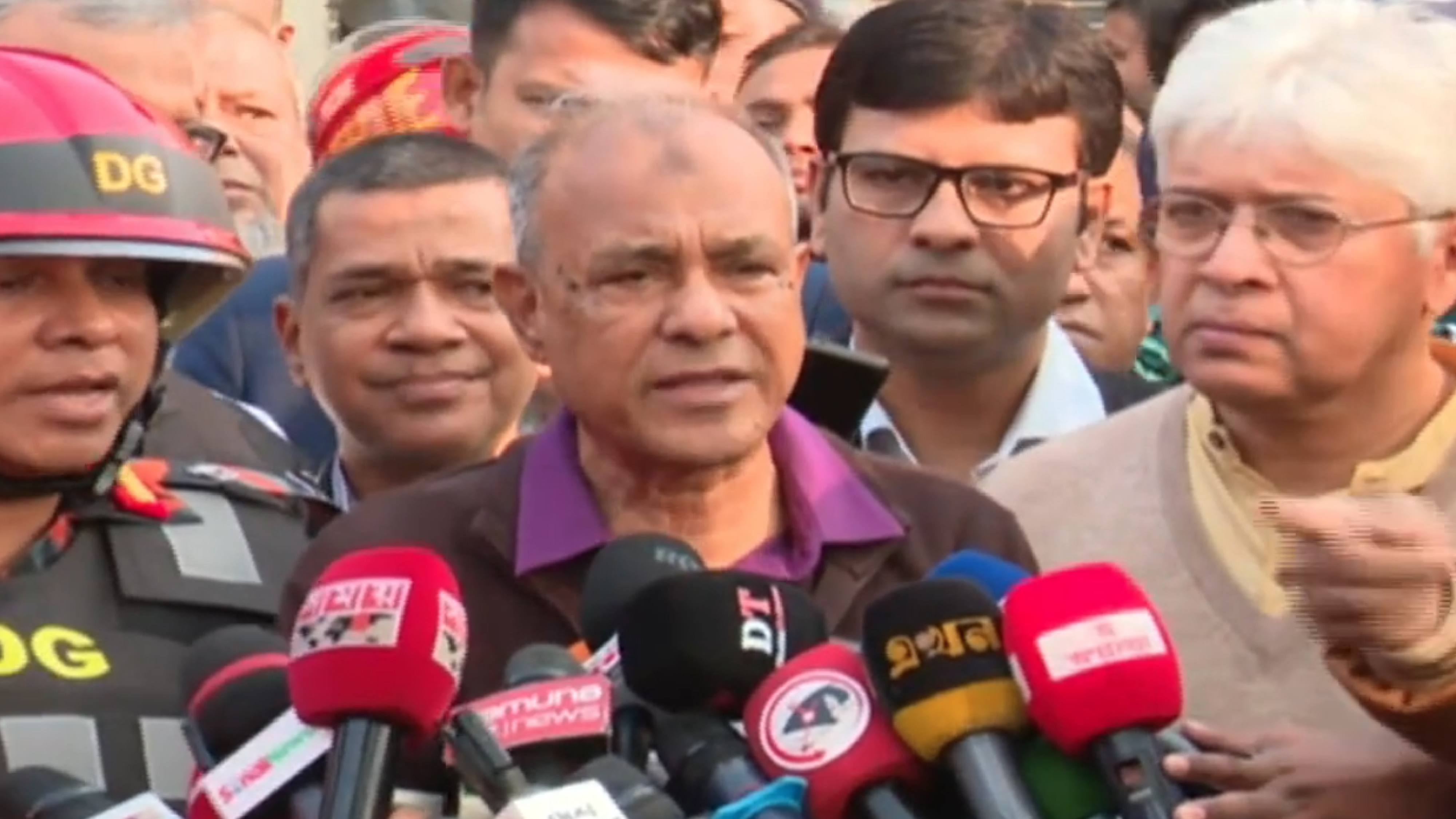 সচিবালয়ে আগুন নাশকতামূলক কিনা, তদন্তের পর বলা যাবে: স্বরাষ্ট্র উপদেষ্টা