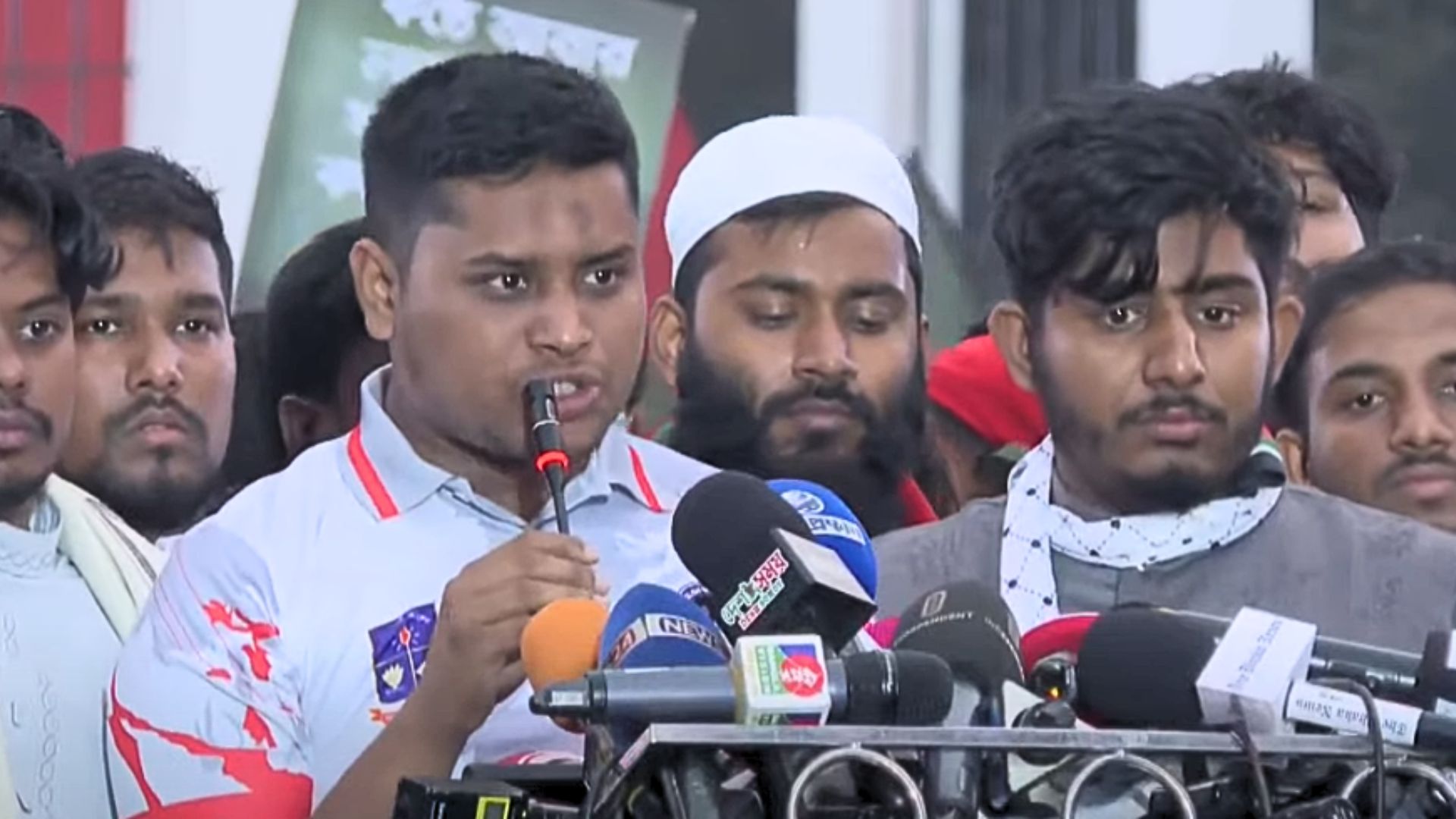 ১৫ জানুয়ারির মধ্যে জুলাই অভ্যুত্থানের ঘোষণাপত্র জারি করতে হবে: হাসনাত আবদুল্লাহ
