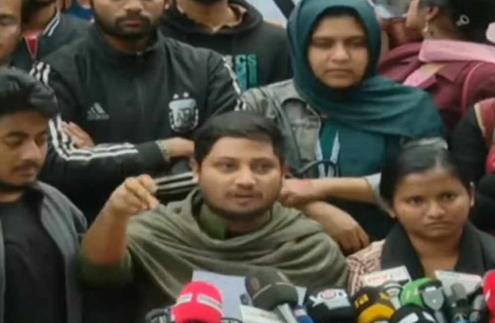 ৭ কলেজের শিক্ষার্থীদের ৪ ঘণ্টার আল্টিমেটাম, স্বতন্ত্র বিশ্ববিদ্যালয়ের দাবি