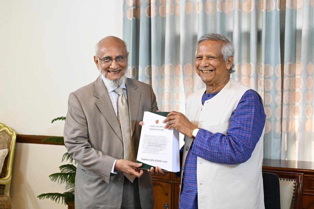 নতুন ২ বিভাগ গঠন ও মন্ত্রণালয় কমিয়ে ২৫ করাসহ জনপ্রশাসন সংস্কারের যত সুপারিশ