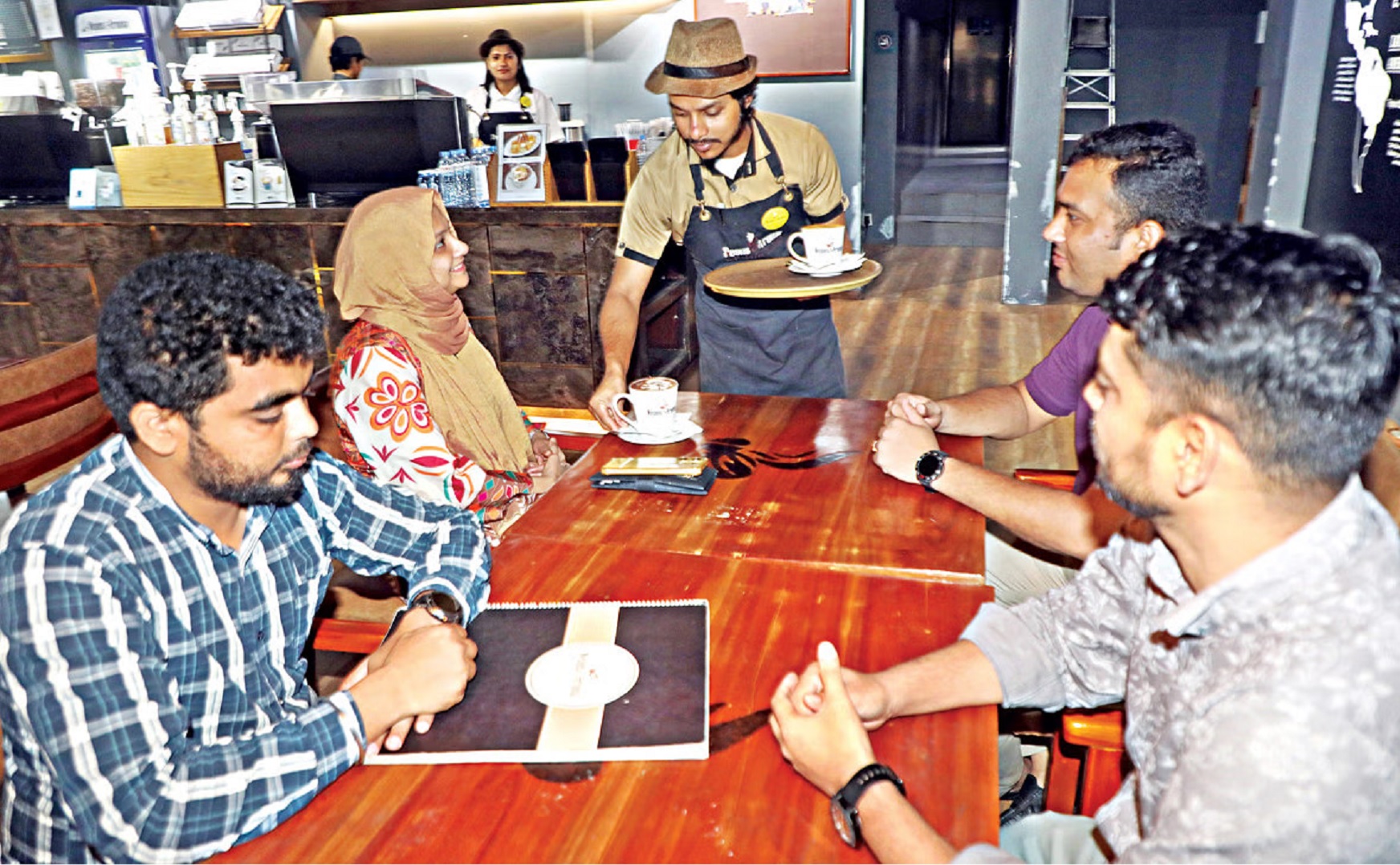 চাহিদা, জনপ্রিয়তা, মুনাফা—সবই বাড়তি কফি শপ ব্যবসায়