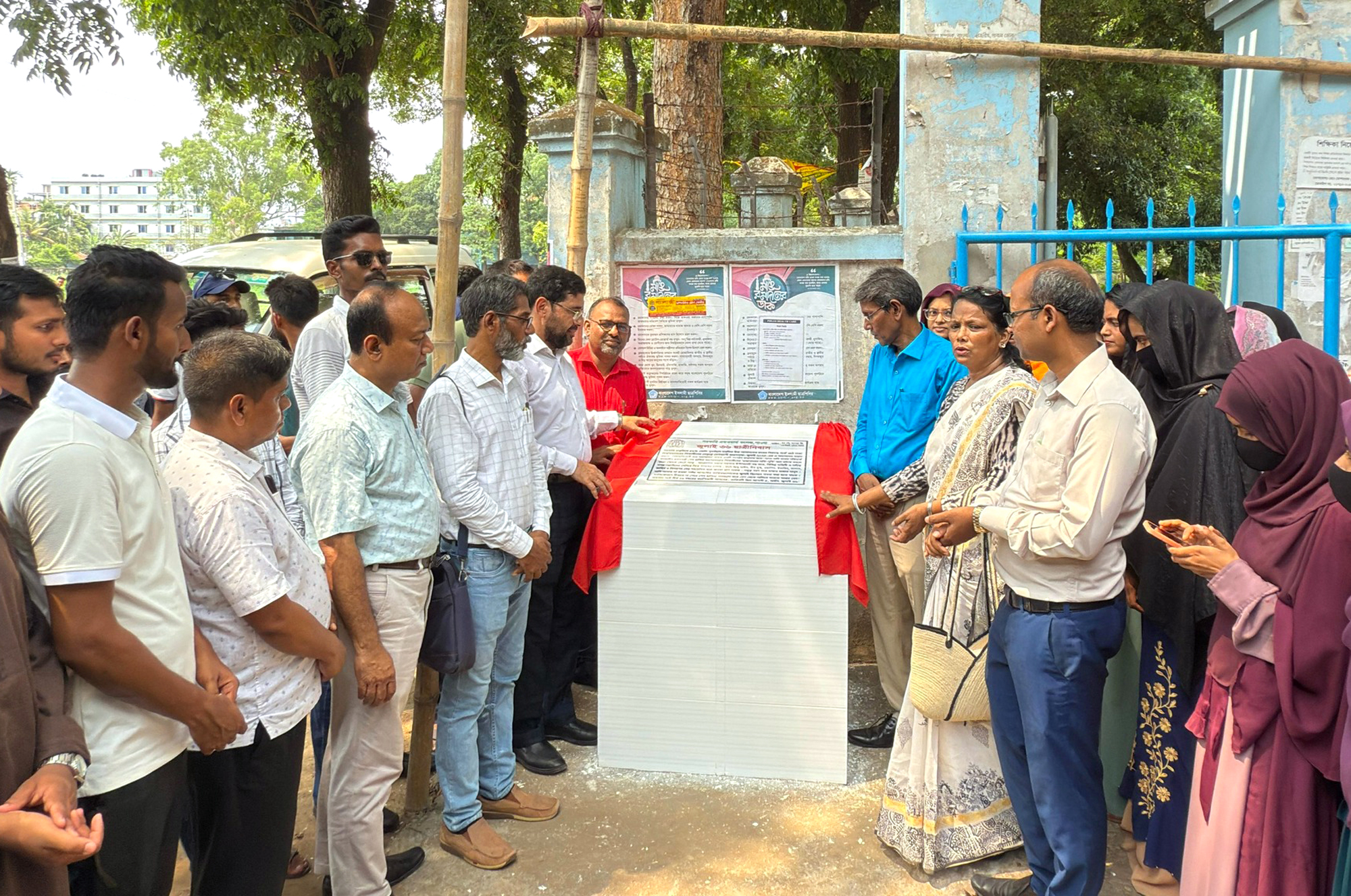 এডওয়ার্ড কলেজে সুচিত্রা সেন ছাত্রীনিবাসের নাম বদলে ‘জুলাই-৩৬ ছাত্রীনিবাস’