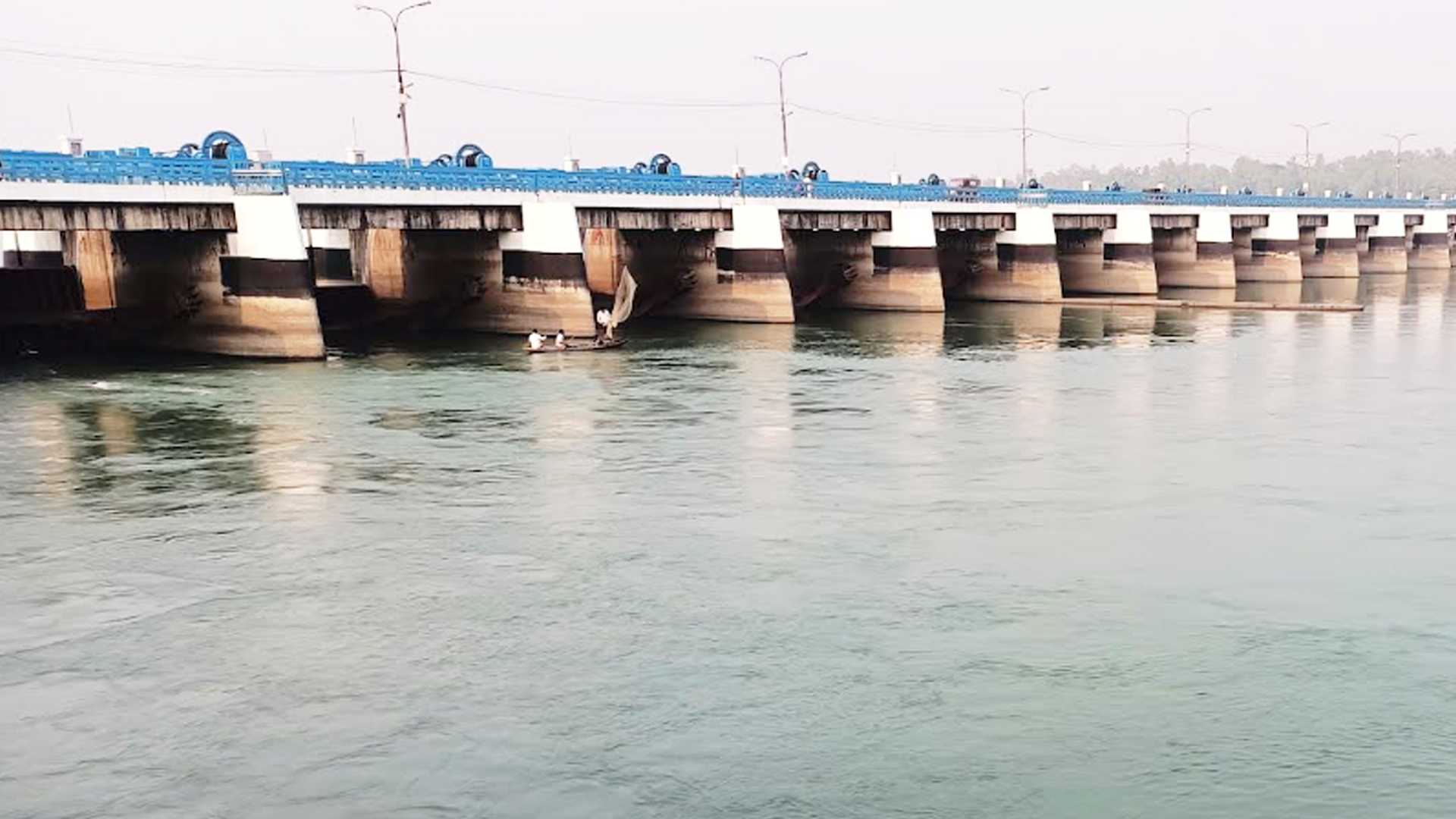 তিস্তায় পানি বাড়ছে, বন্যার শঙ্কায় স্থানীয়রা