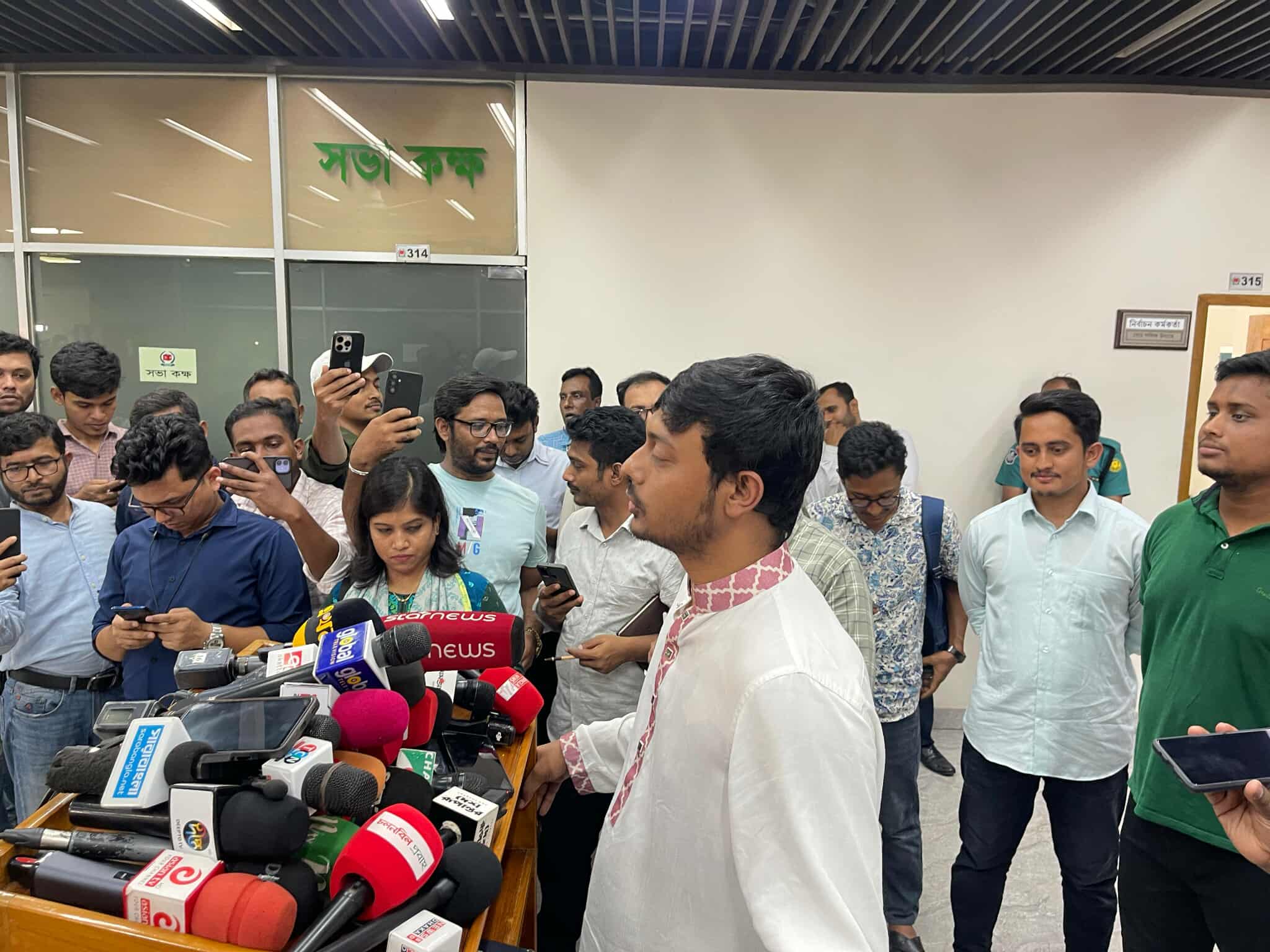 নৌকা প্রতীক বাতিলের দাবি এনসিপির, ‘শাপলা’ না পেলে লড়াই
