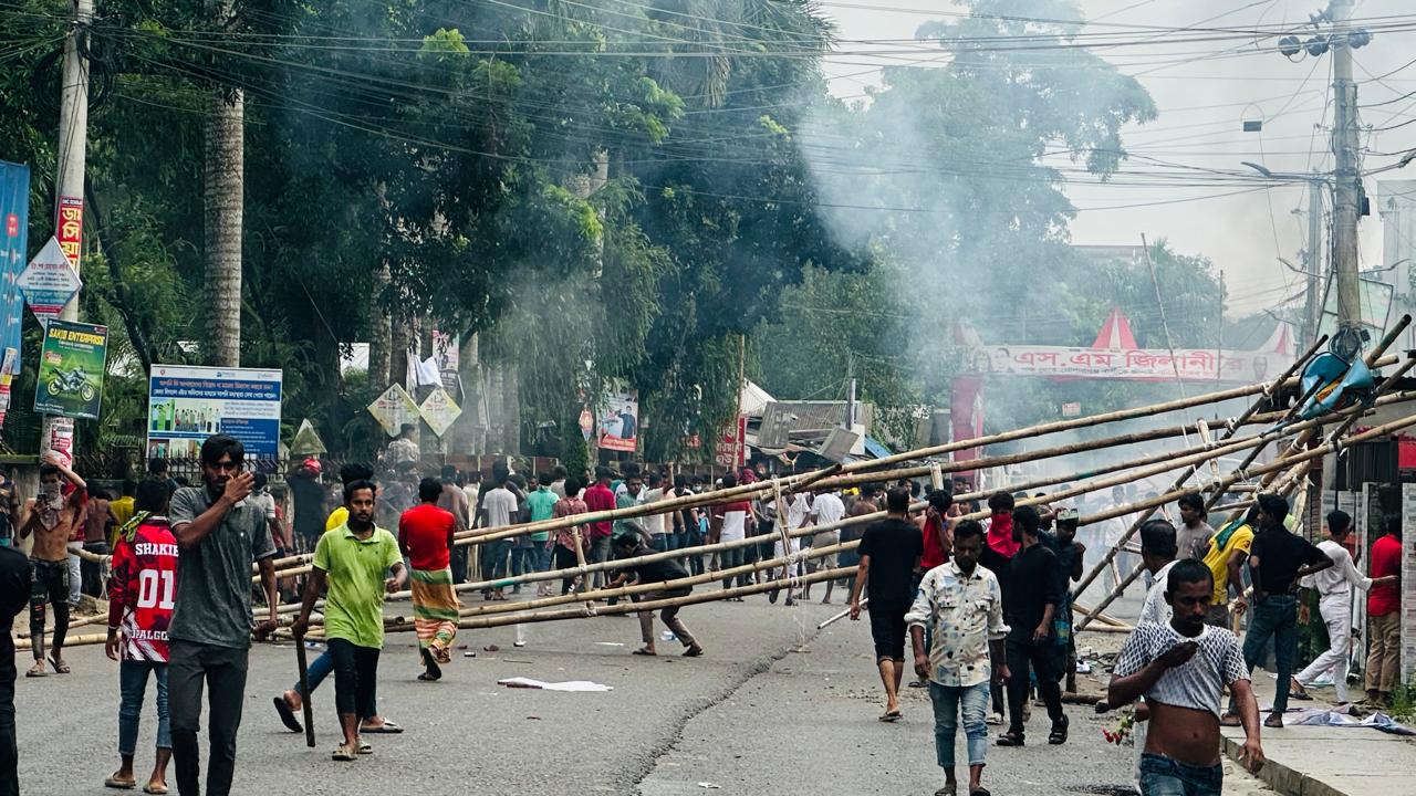 এনসিপির সমাবেশে হামলা, রণক্ষেত্র গোপালগঞ্জ