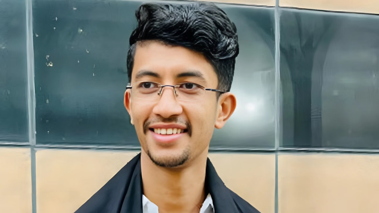 রিয়াদের নেতৃত্বে আ. লীগের আরেক এমপির কাছ থেকে নেওয়া হয় ৫ কোটি টাকার চেক