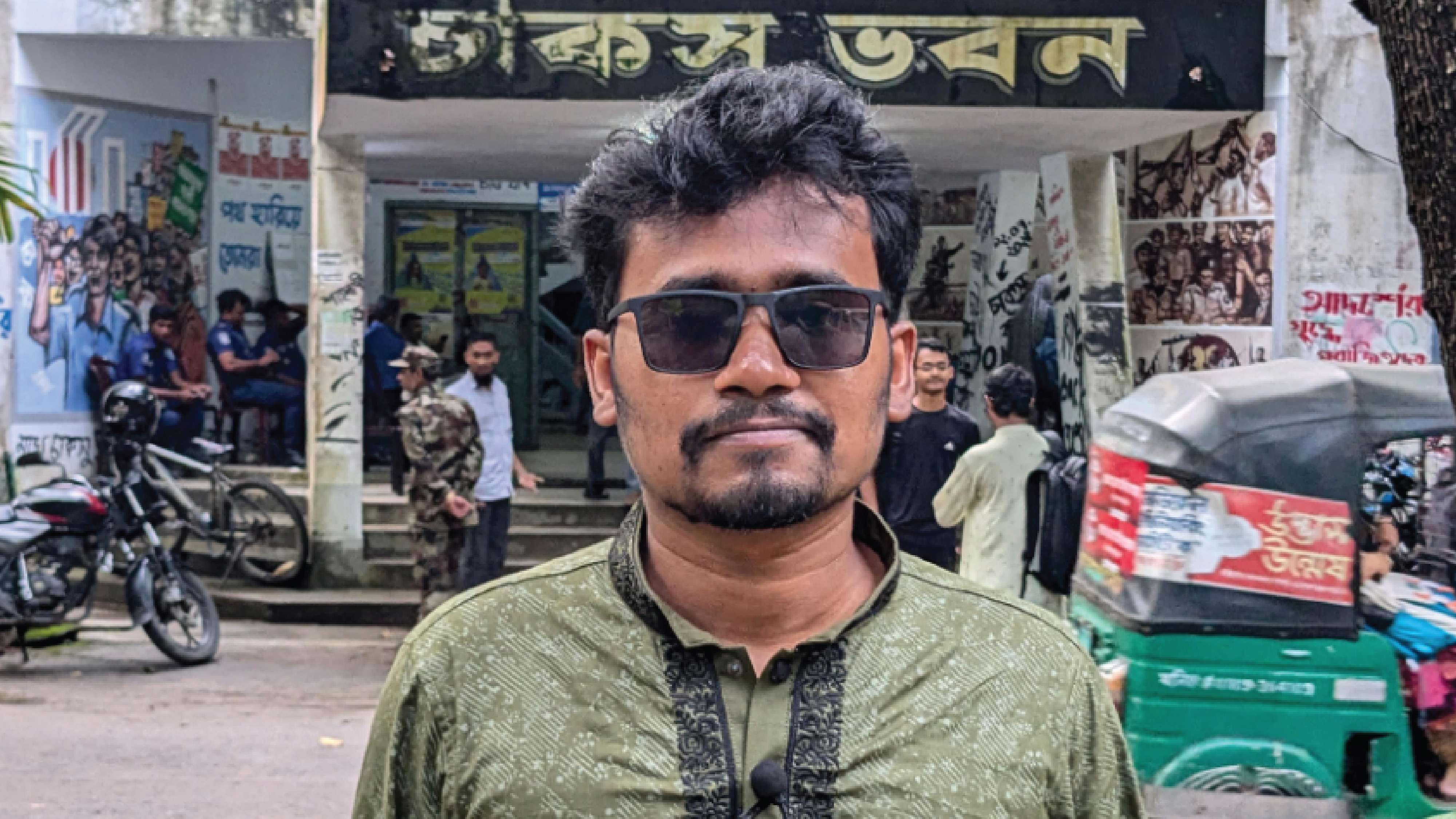 জুলাইয়ে চোখ হারিয়েও অদম্য শুভ, লড়বেন চাকসু নির্বাচনে