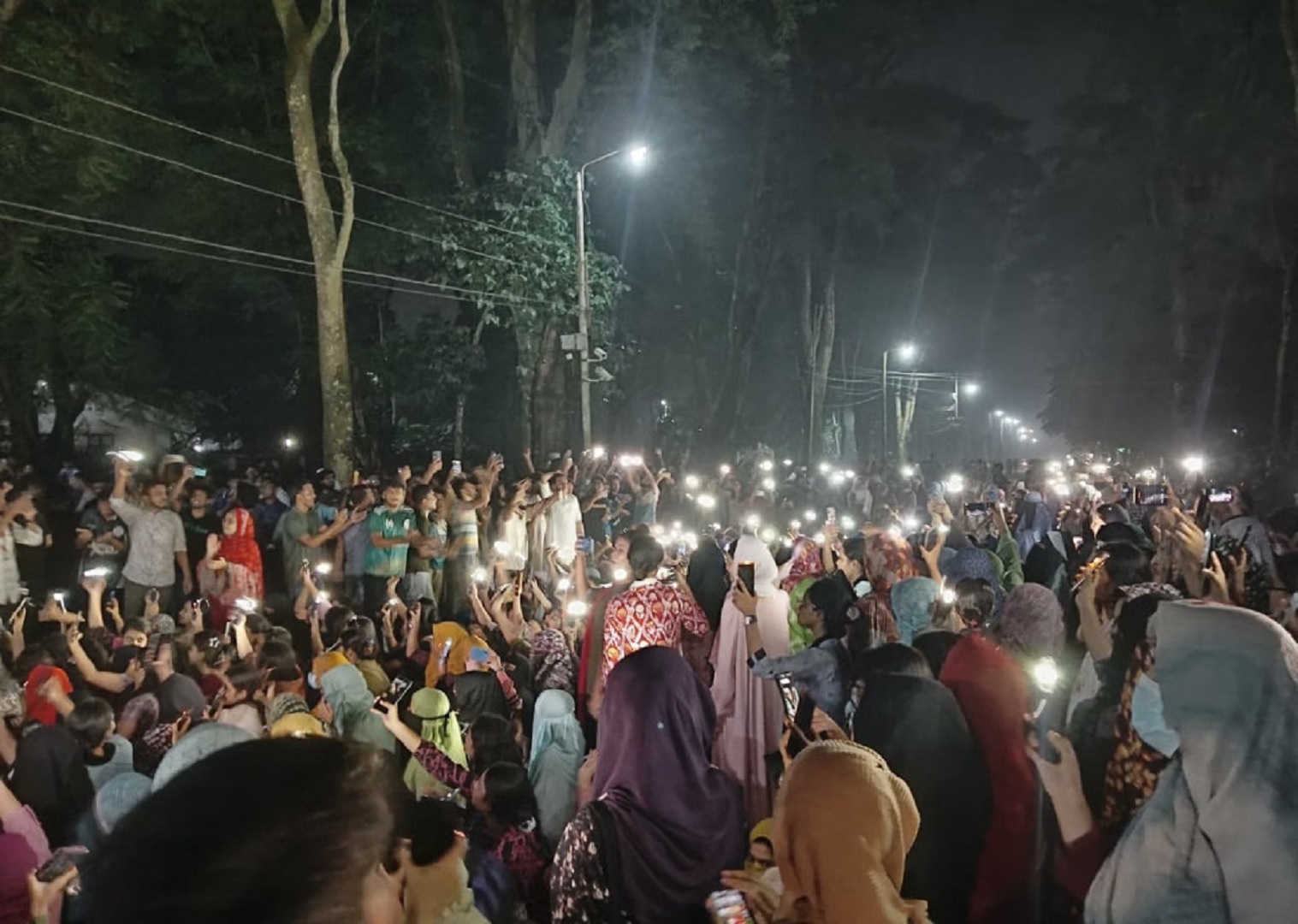 মধ্যরাত পর্যন্ত নাটকীয়তার পর রাবিতে পোষ্য কোটা স্থগিত