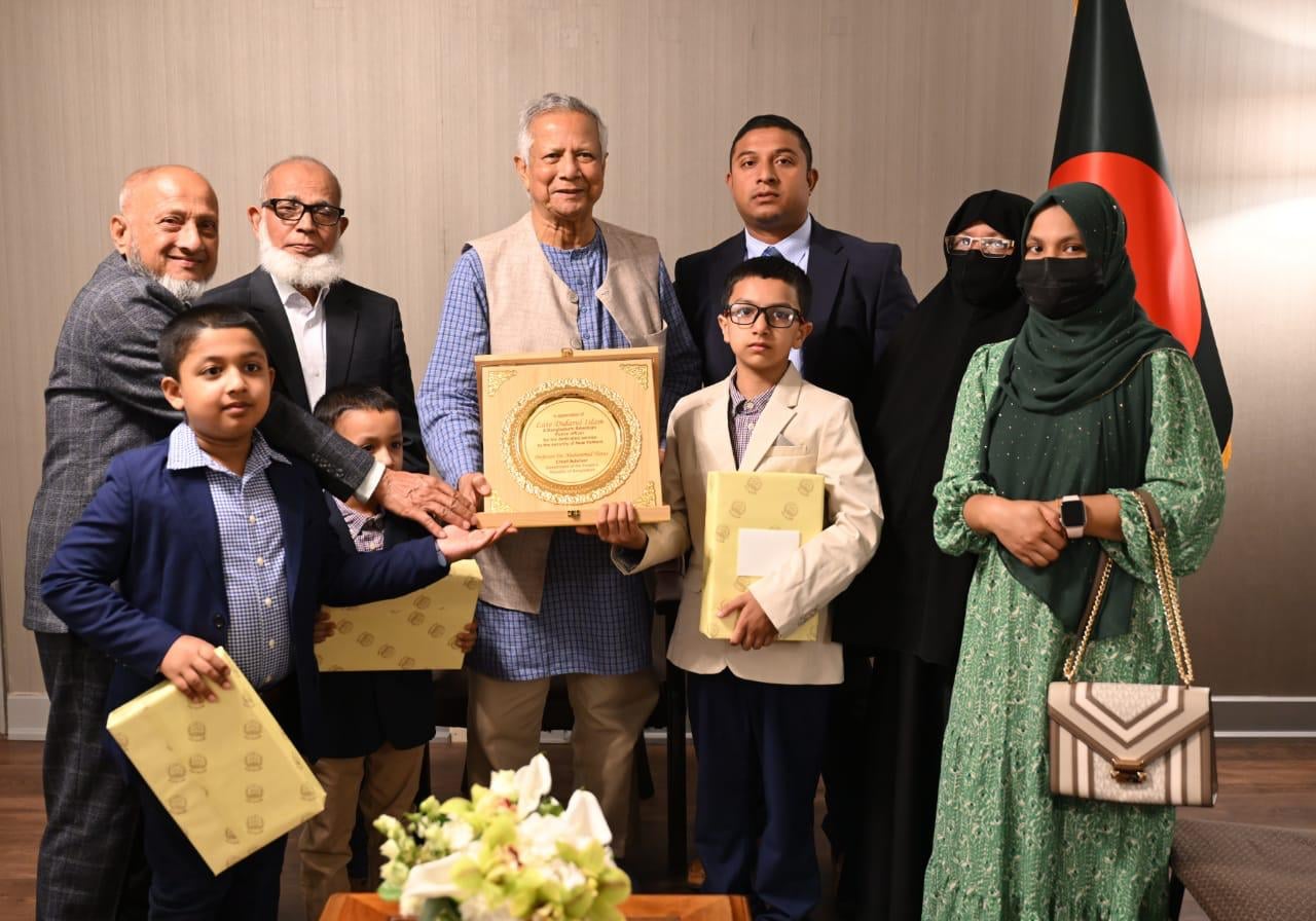 নিউইয়র্কে নিহত পুলিশ কর্মকর্তা দিদারুলের পরিবারের সঙ্গে প্রধান উপদেষ্টার সাক্ষাৎ