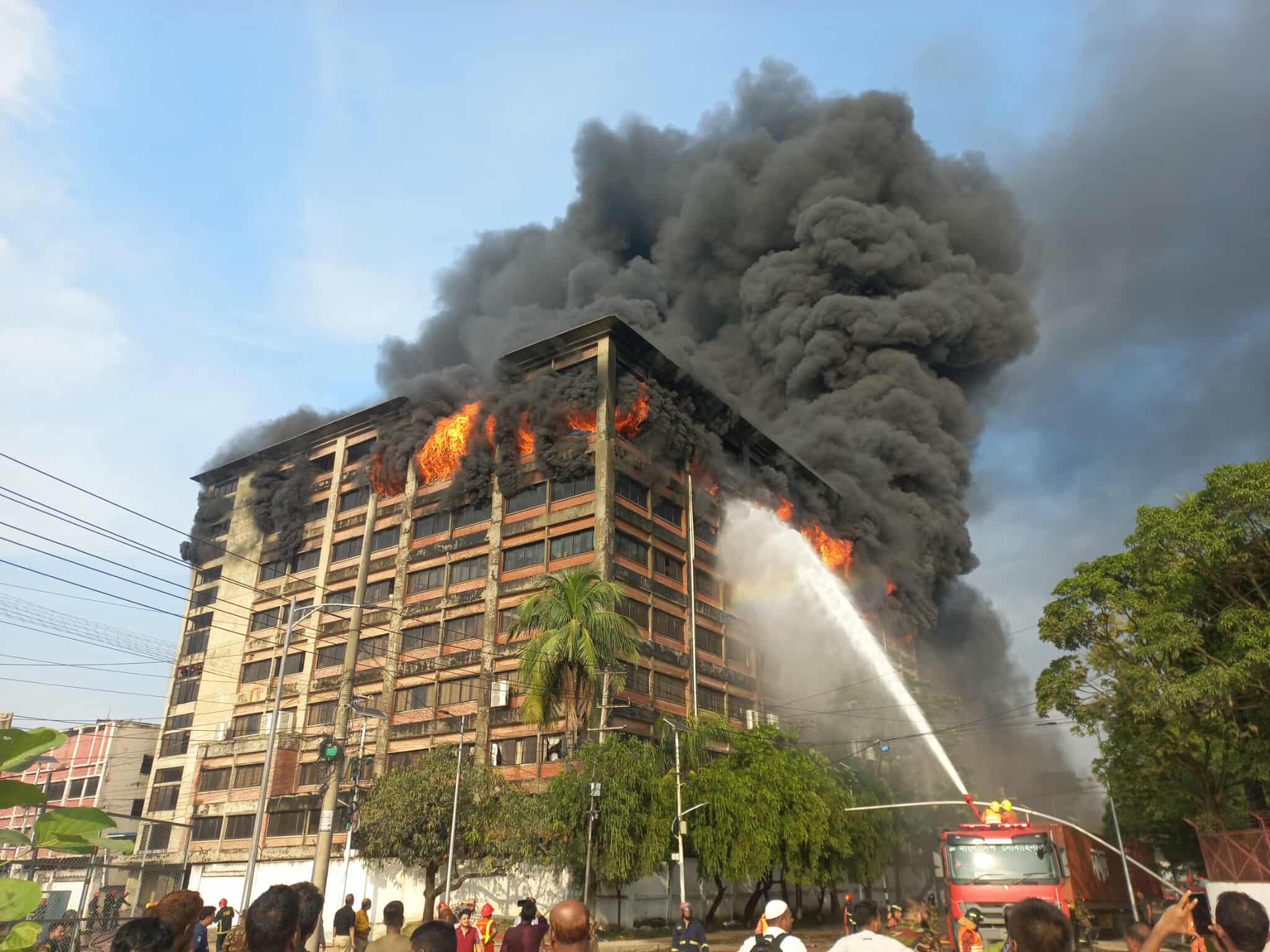 চট্টগ্রাম ইপিজেডে তোয়ালে কারখানায় আগুন, নিয়ন্ত্রণে ১৫ ইউনিট