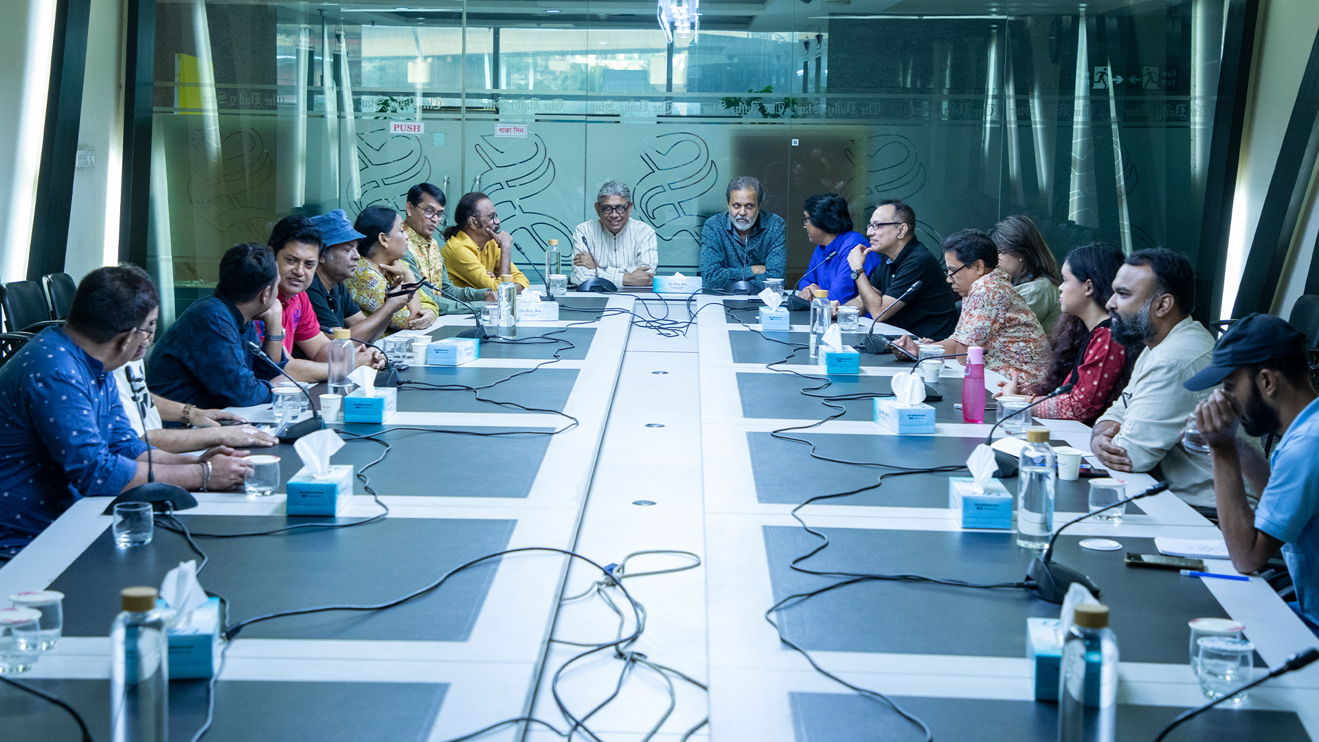 নাটক ইন্ডাস্ট্রির সংকট ও উত্তরণ নিয়ে একঝাঁক তারকার আড্ডা