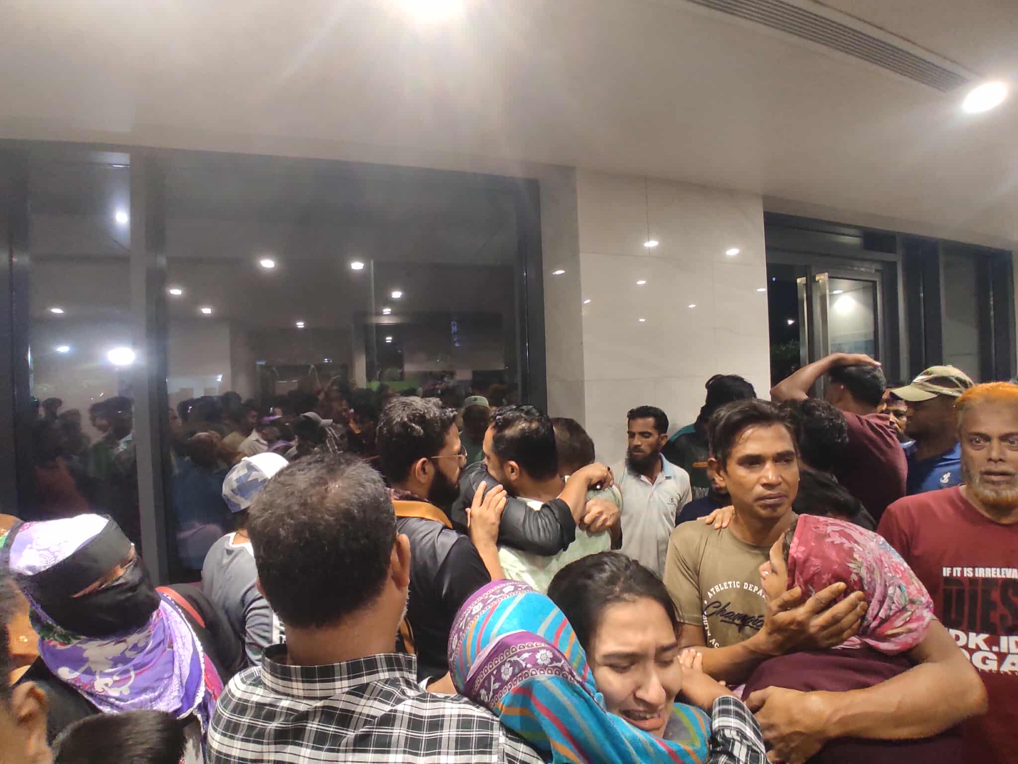 চট্টগ্রামে গণসংযোগে গুলিবিদ্ধ সরোয়ার মারা গেছেন