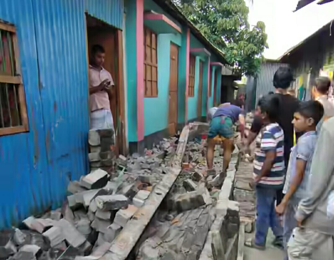 ভূমিকম্পে নারায়ণগঞ্জে দেয়াল ধসে শিশুর মৃত্যু