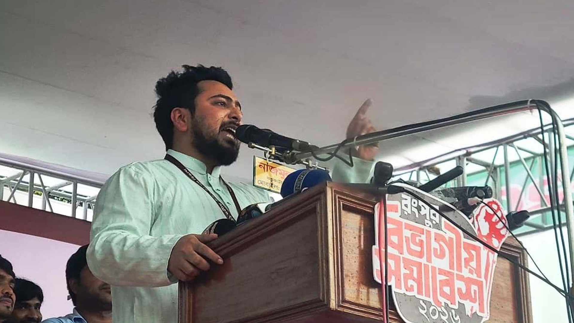  সমাবেশে বক্তব্য দিচ্ছেন জাতীয় নাগরিক পার্টির (এনসিপি) আহ্বায়ক ও বিরোধীদলীয় চিফ হুইপ নাহিদ ইসলাম। ছবি: স্টার 