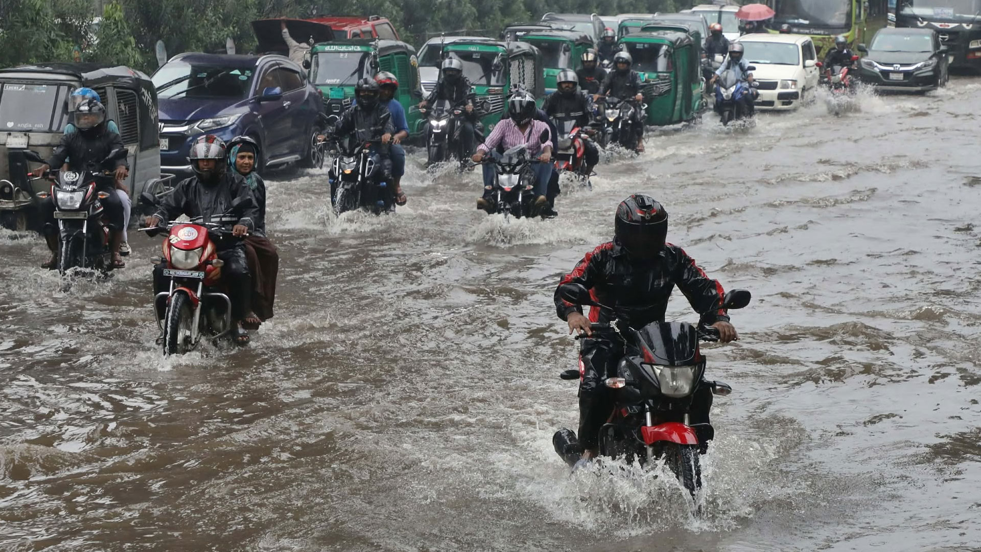 সড়কে জলাবদ্ধতা