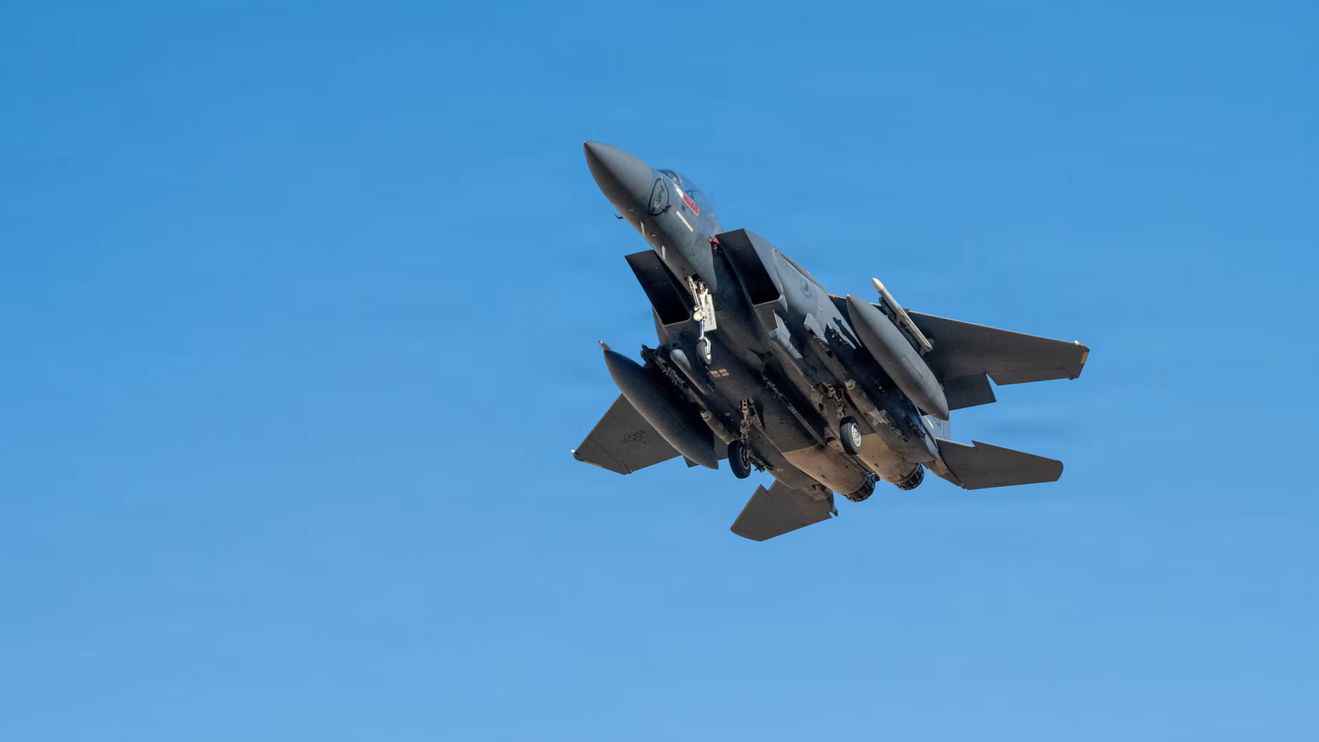 f15