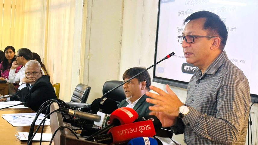 বস্ত্র ও পাটমন্ত্রী