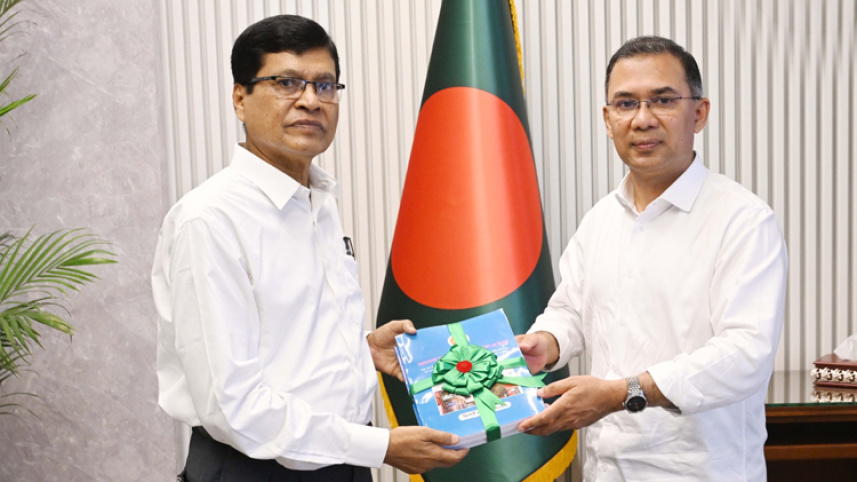 প্রধানমন্ত্রীর কাছে সিএজির অডিট রিপোর্ট পেশ