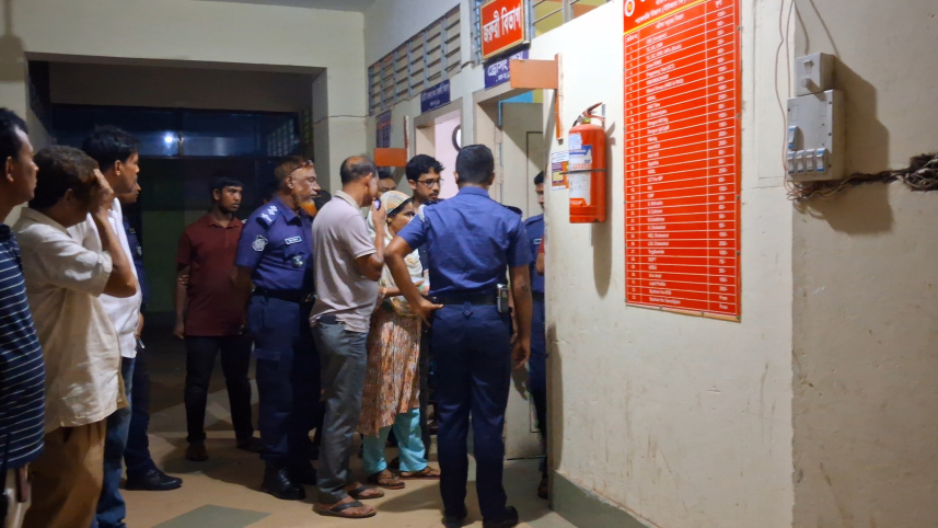 Lalmonirhat police attacked