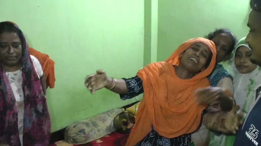 নিহতের স্বজনদের আহাজারি। ছবি: স্টার 