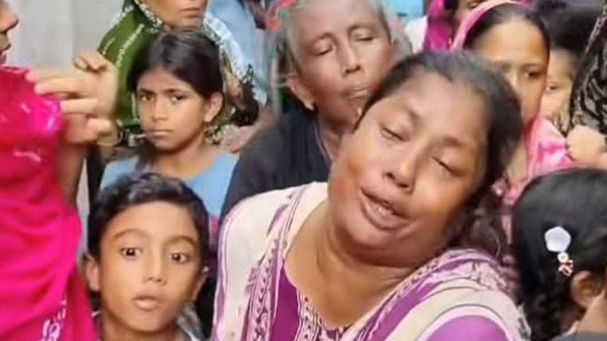 নিহতের স্বজনদের আহাজারি। ছবি: স্টার