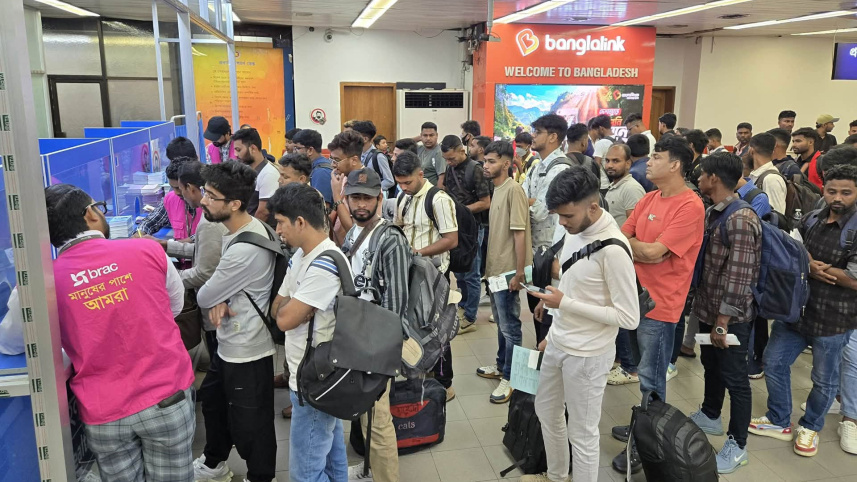কম্বোডিয়া থেকে ফিরেছেন আরও ১০৯ বাংলাদেশি