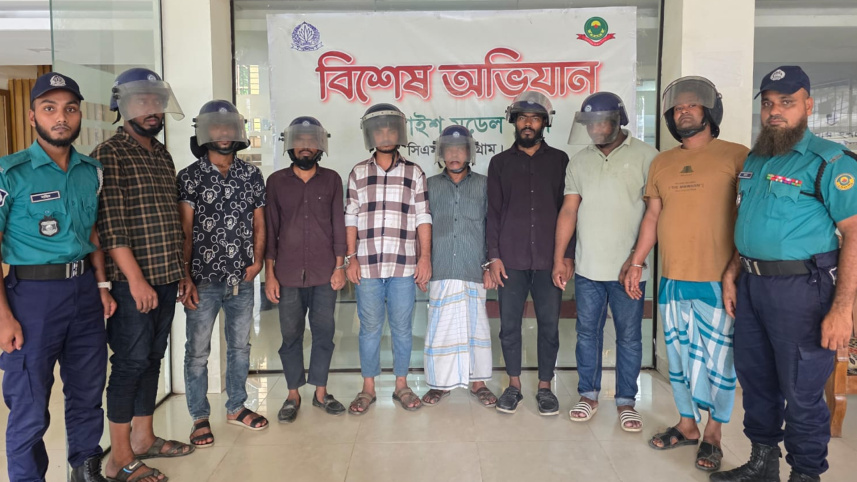 গ্রেপ্তার আটজন। ছবি: স্টার