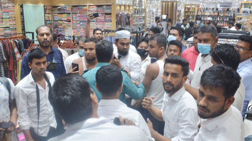 Barishal-loot.jpg