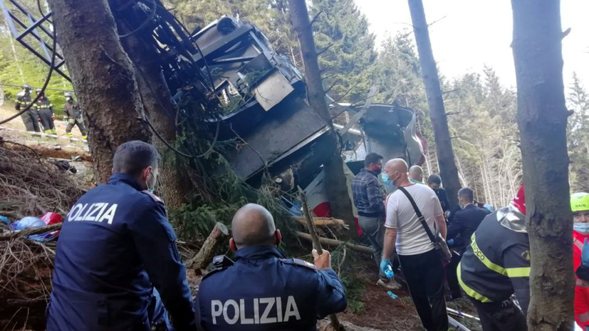 Italy cable car.jpg
