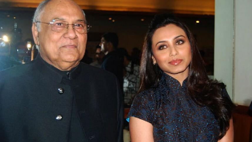 Rani Mukherjee With His Father Ram Kumar Mukherjee
