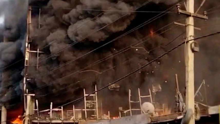 fire-delhi.jpg