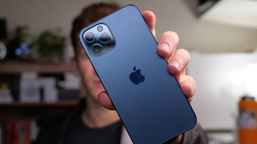 apple-iphone-13-pro-max-hand.jpg