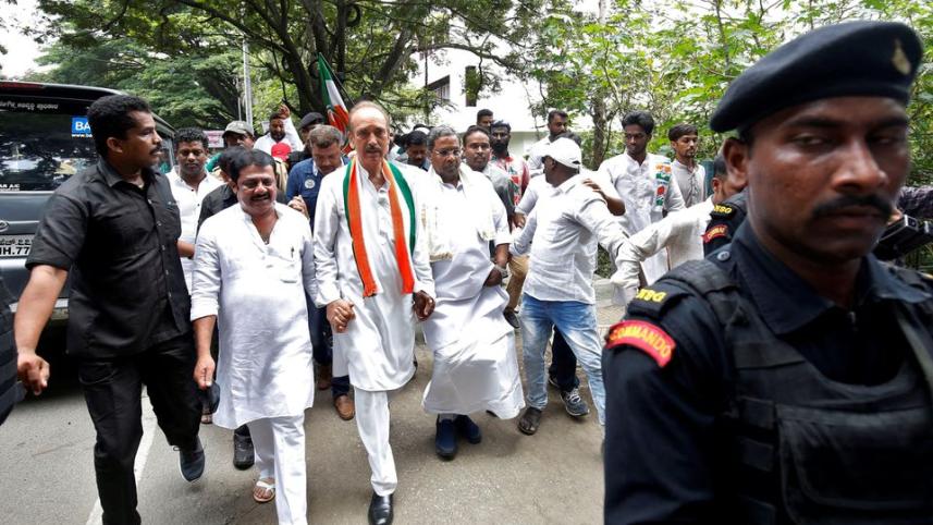 বিজেপির বিরুদ্ধে বিক্ষোভে অংশ নিচ্ছেন কংগ্রেসের নেতারা। ফাইল ছবি: রয়টার্স