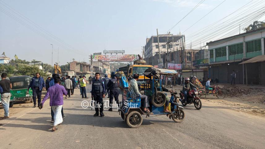 ঢাকায় যানবাহন প্রবেশে বাধা